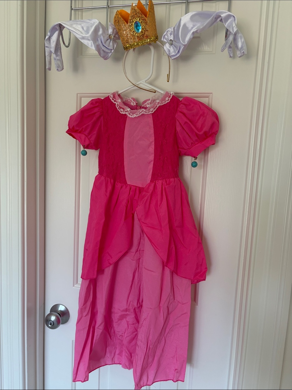 Princess Peach!! Size 100 (3/4) Girls' with Crown, gloves AND earrings!